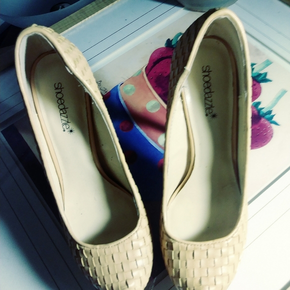 SHOEDAZZLE GORGEOUS TAN PLATFORMS💐 - Picture 6 of 8